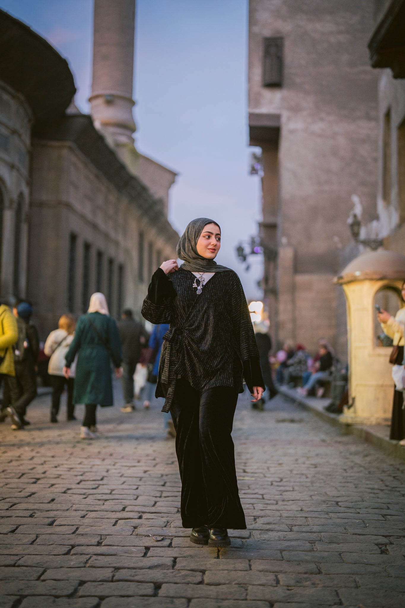 قعدة مزاج - لون أسود