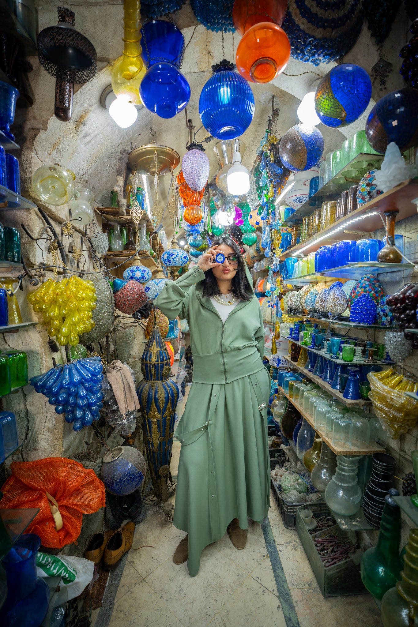 وَنَس - لون أخضر زيتوني