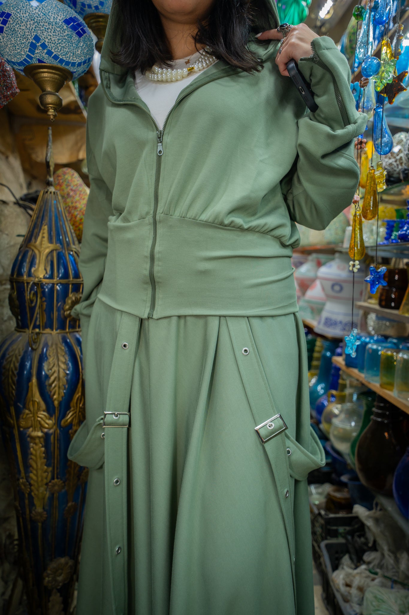 وَنَس - لون أخضر زيتوني