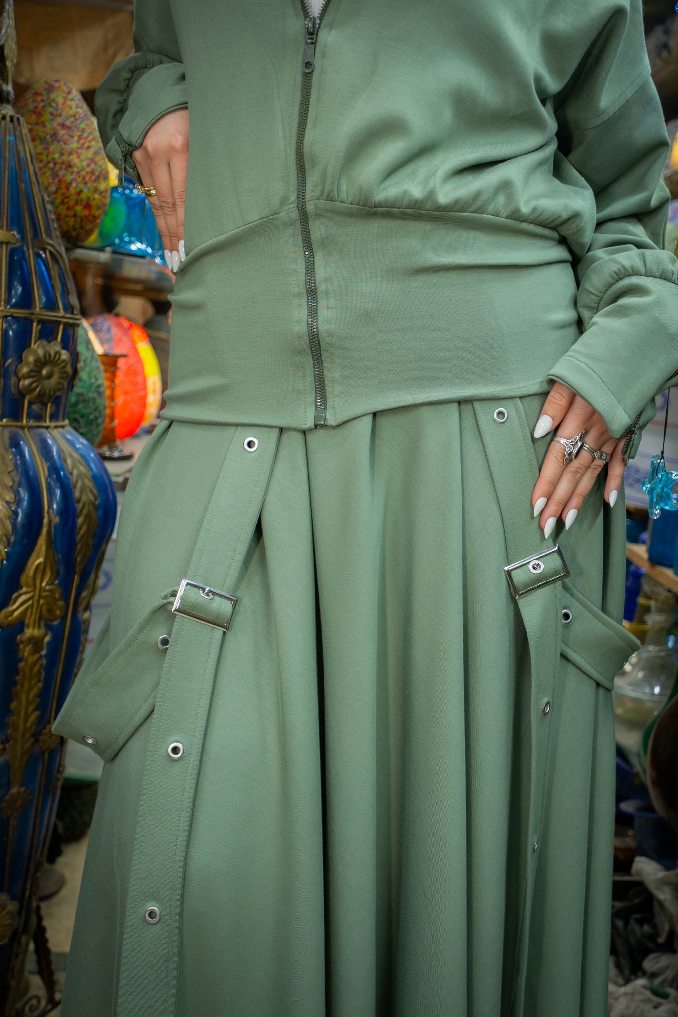 وَنَس - لون أخضر زيتوني