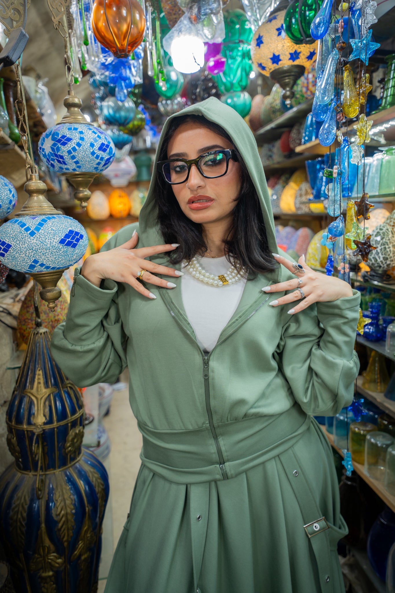 وَنَس - لون أخضر زيتوني